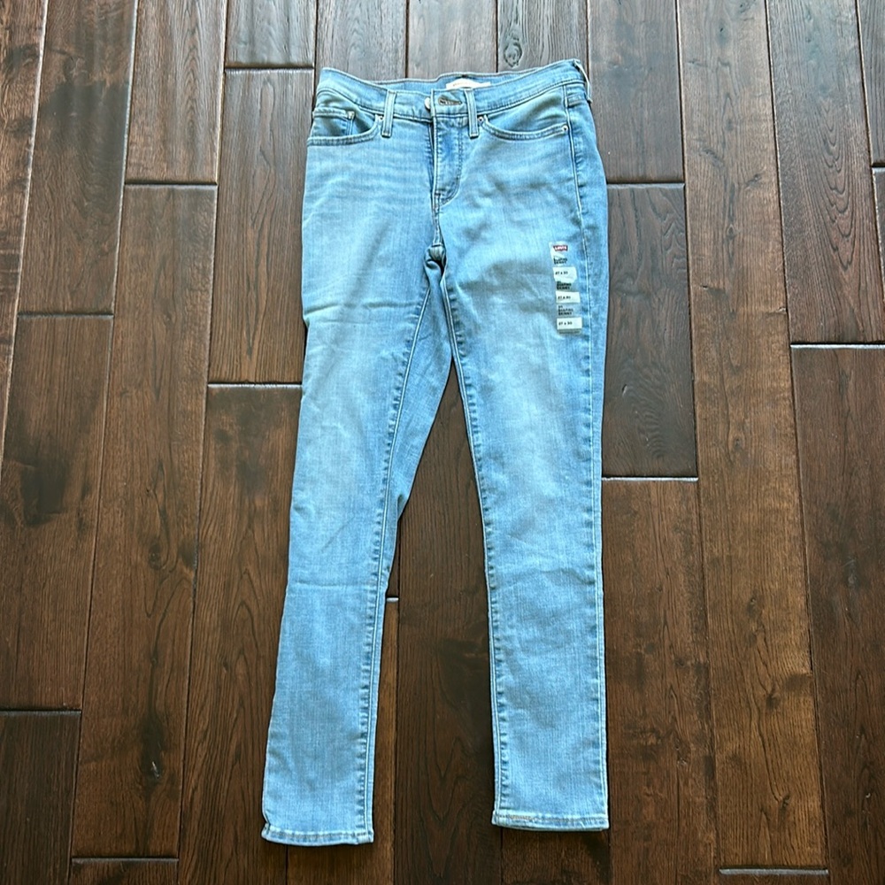 Women’s Levi’s 311 shaping skinny nwt 27x30